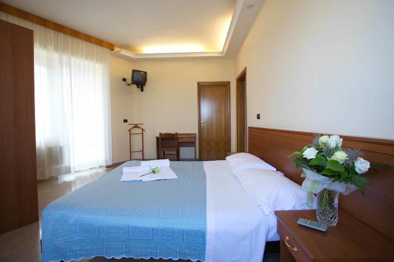 Hotel President Alba Adriatica Eksteriør bilde